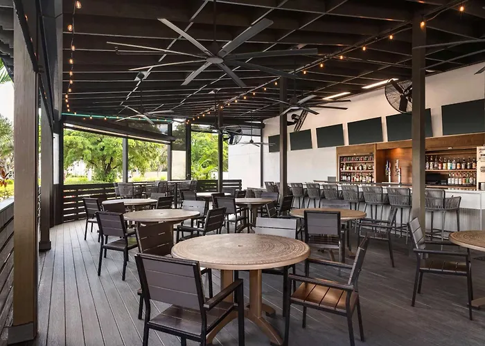 Doubletree By Hilton Fort Myers At Bell Tower Shops